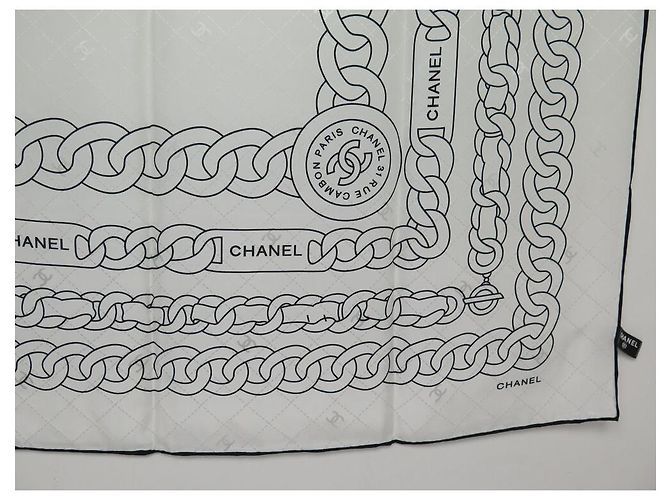 FULAR CHANEL LOGO CC E CATENE QUADRATO 90 CM IN SETA BIANCA Bianco - vista 4