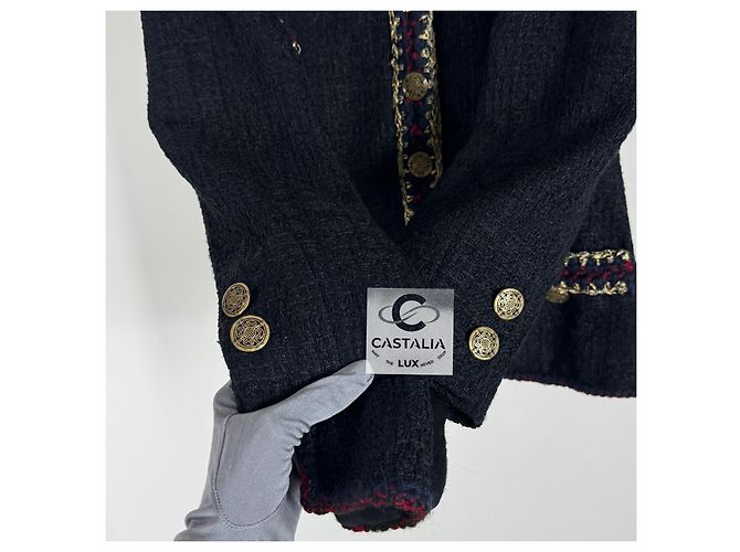 Chanel Ikonische schwarze Tweedjacke aus Paris / Shanghai - Ansicht 4