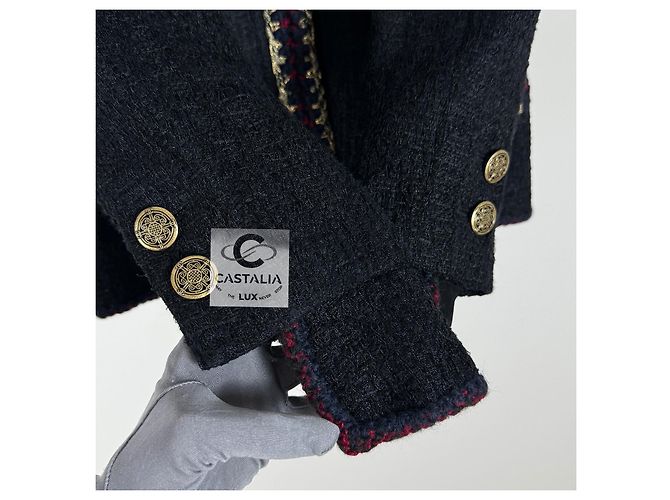 Chanel Ikonische schwarze Tweedjacke aus Paris / Shanghai - Ansicht 7