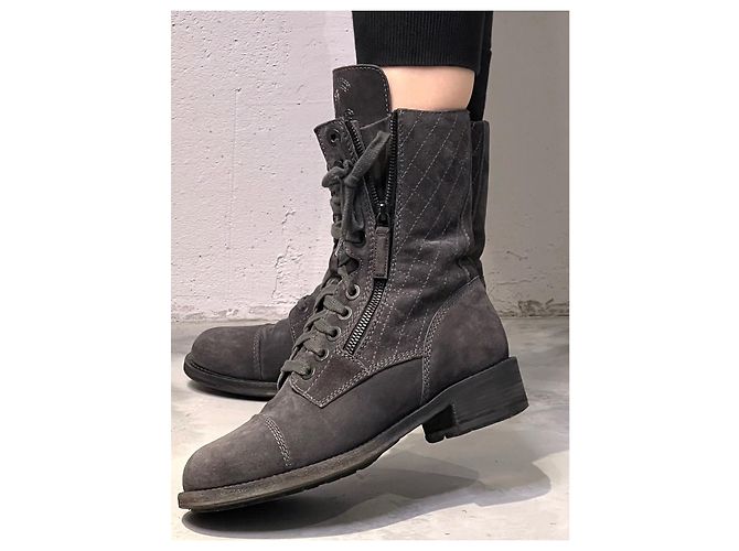 Chanel Combat CC Logo Schnürstiefel Grau Anthrazitgrau - Ansicht 4