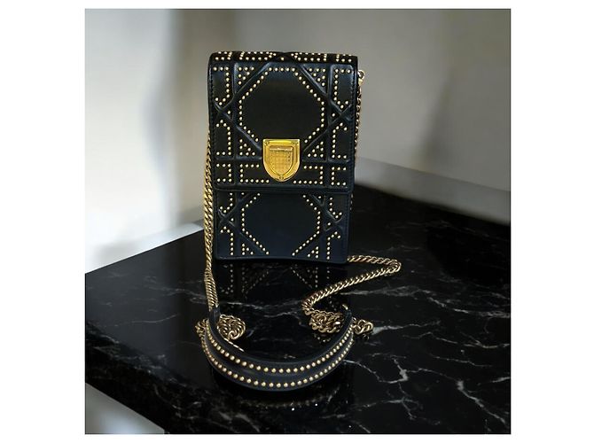 Clutch Diorama verticale in agnello con borchie Christian Dior Nero Gold hardware - vista 2
