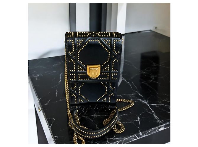 Clutch Diorama verticale in agnello con borchie Christian Dior Nero Gold hardware - vista 3