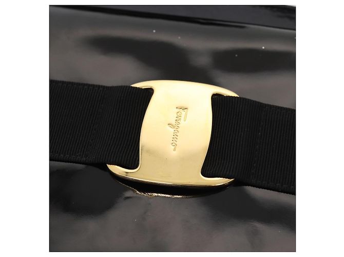 Borsa a Spalla Salvatore Ferragamo in Pelle Verniciata Nera e Oro Auth bs16894 Nero D'oro - vista 14