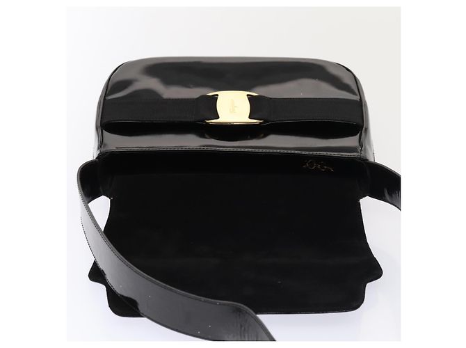 Borsa a Spalla Salvatore Ferragamo in Pelle Verniciata Nera e Oro Auth bs16894 Nero D'oro - vista 16