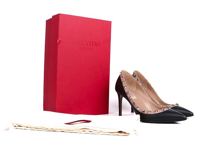 Valentino Garavani VALENTINO - Décolleté Valentino Rockstud in pelle nera (T37) Nero - vista 8
