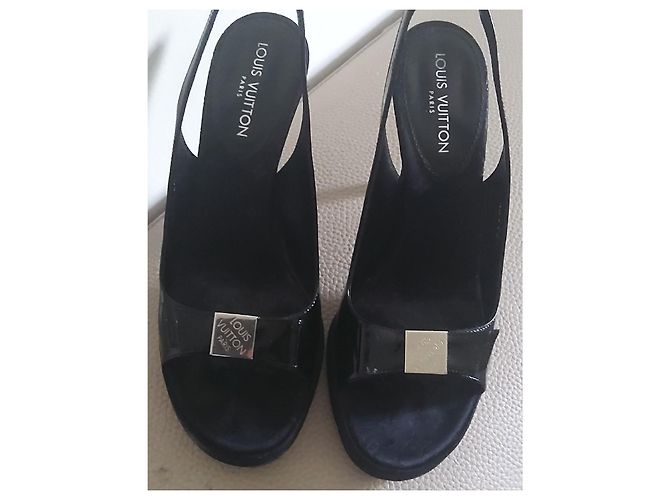Sandali Louis Vuitton in pelle verniciata nera Nero - vista 2