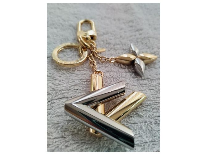 Portachiavi Louis Vuitton Twist Silver hardware Gold hardware - vista 8