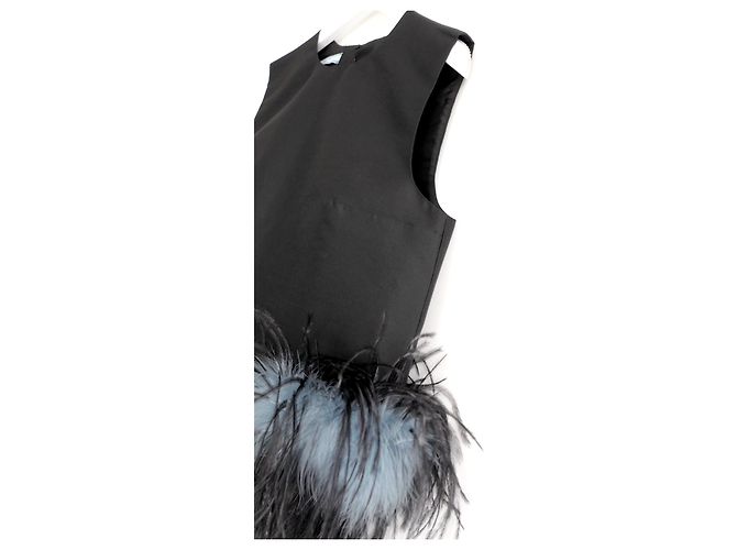 Top sin mangas con plumas Prada Primavera 2017 - vista 3