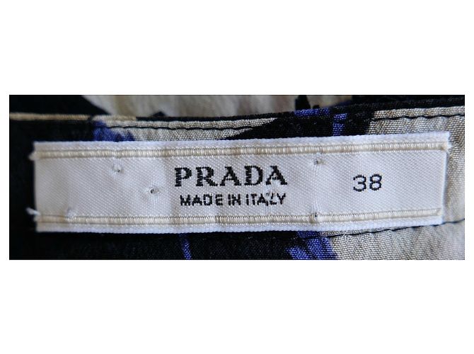 Top com acabamento em renda floral da Prada Resort 2008 Preto - vista 7