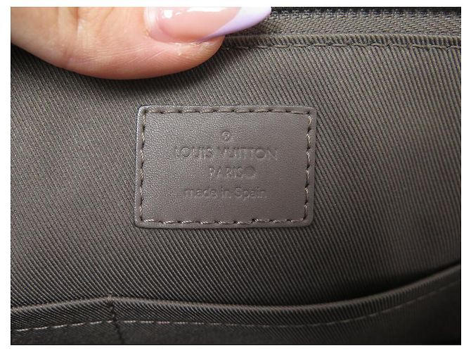 BORSA LOUIS VUITTON PORTADOCUMENTI JOUR IN PELLE DAMIER INFINI A TRACOLLA Taupe - vista 9