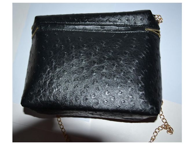 Guy Laroche Handtasche aus schwarzem Kunstleder mit goldener Kette - Ansicht 5