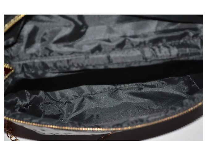 Guy Laroche Handtasche aus schwarzem Kunstleder mit goldener Kette - Ansicht 9