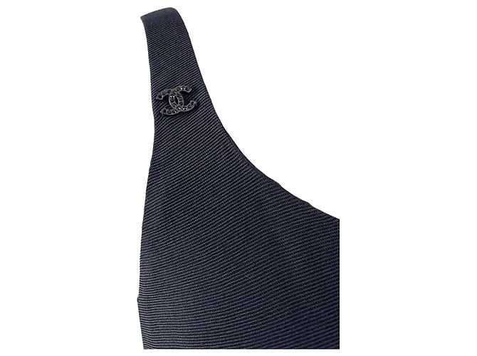 Cambon Vestido drapeado de chiffon de seda negra de Chanel - 2002 Karl Lagerfeld / Colección Crucero Negro - vista 5