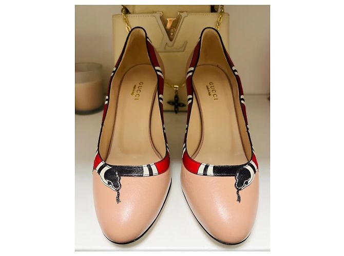 Zapatos de tacón Gucci de piel beige - vista 5
