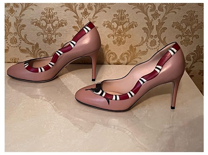Zapatos de tacón Gucci de piel beige - vista 9
