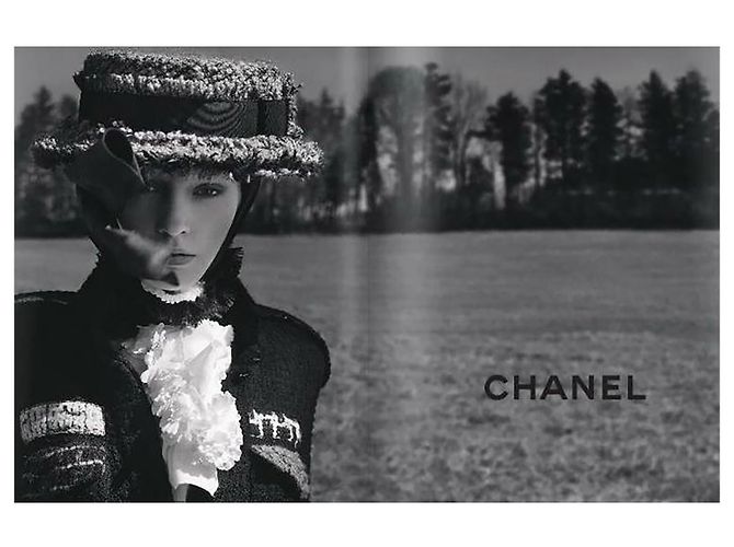 Chanel Abrigo de tweed negro con cinturón de joya de 10K$ - vista 3