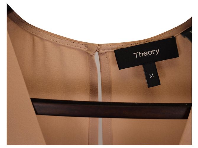 Top sin mangas Theory Salvatill en seda beige - vista 2