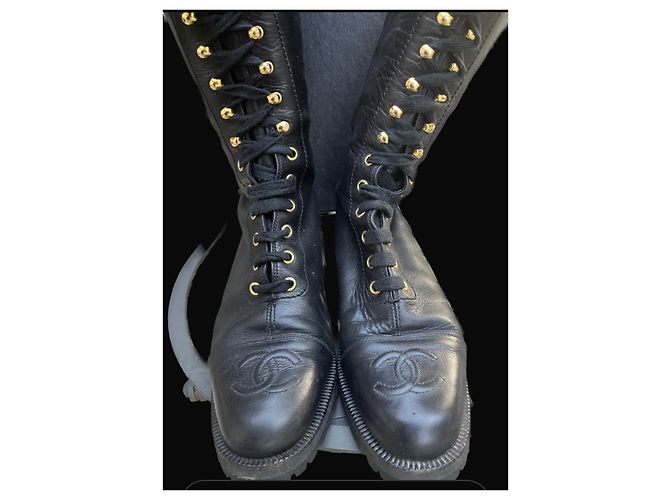 Stivali piatti Chanel in pelle nera con lacci numero 36 Nero - vista 5