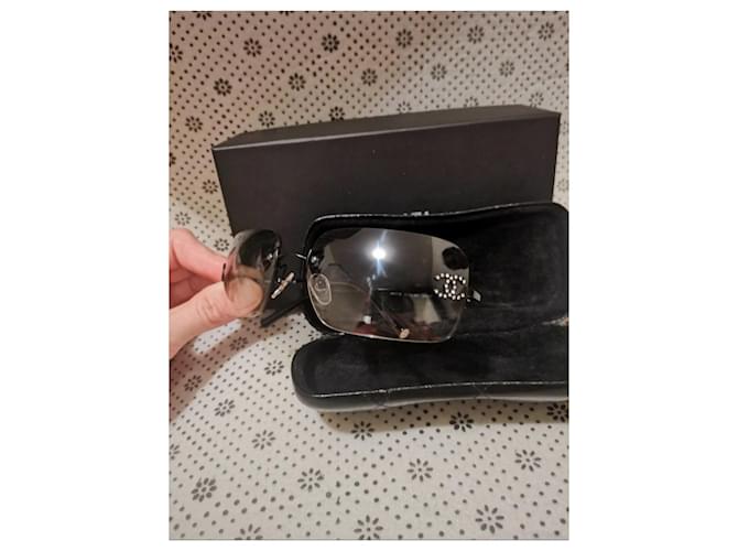 Gafas de sol Chanel con Strass Negras Negro Plata Gris antracita - vista 2