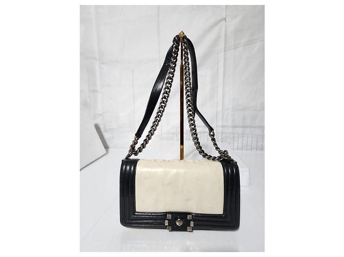 Chanel Medium Clasp Boy Bag Creme/Schwarz Roh - Ansicht 6
