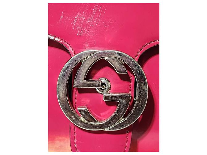 Gucci Bolsa de ombro em couro de bezerro patente com G entrelaçado em rosa petúnia - vista 7