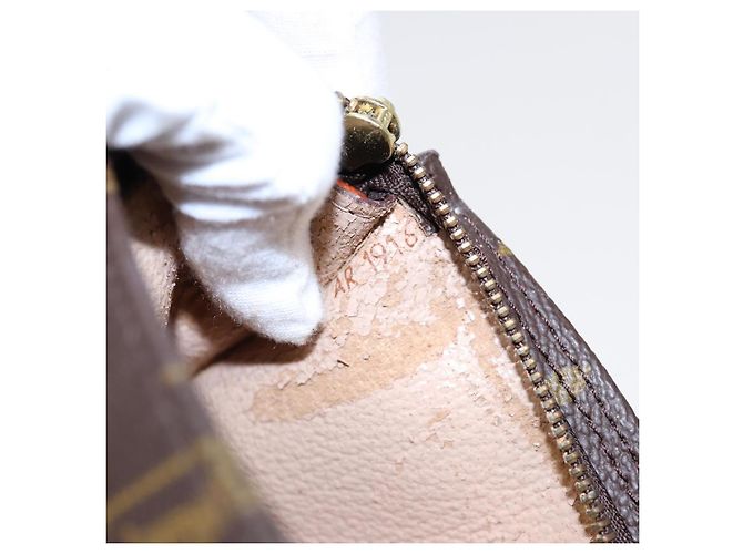 LOUIS VUITTON Monogram Bucket GM Pouch Accessory Pouch LV Auth yk14282 - view 12