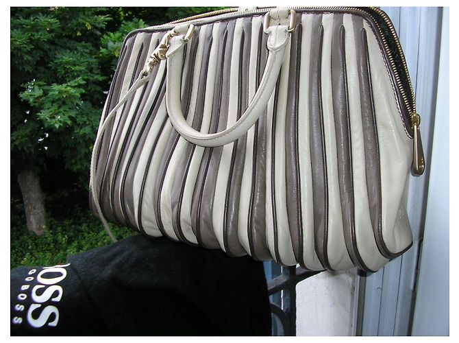 Hugo Boss Bicolor Leder Handtasche/Schultertasche. Beige - Ansicht 3