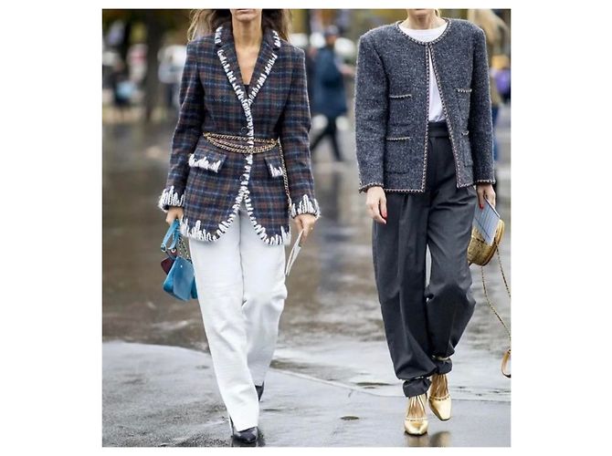 Cambon Chanel 2019B collection Jacket in Grey - view 14