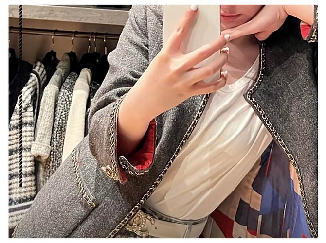 Cambon Chanel 2019B collection Jacket in Grey - view 15