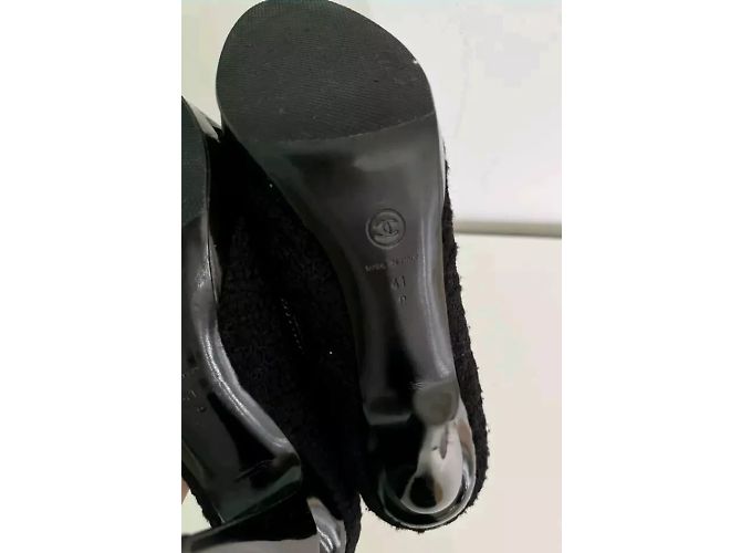 Chanel Décolleté in pelle verniciata nera tweed con catene e punta a cappuccio 2009 Nero - vista 10