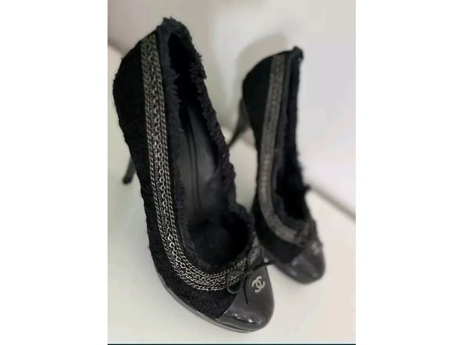 Chanel Décolleté in pelle verniciata nera tweed con catene e punta a cappuccio 2009 Nero - vista 4