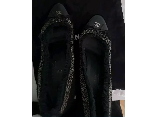 Chanel Décolleté in pelle verniciata nera tweed con catene e punta a cappuccio 2009 Nero - vista 9