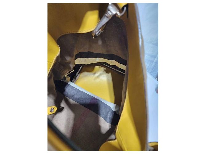 Burberry Borsa hobo media Ashby in tela Mega Check gialla/beige Giallo - vista 15