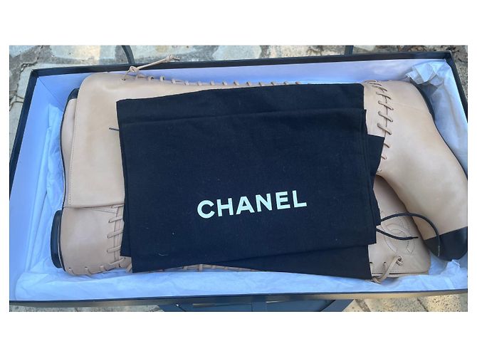 Botas Chanel de piel de cordero beige - vista 11
