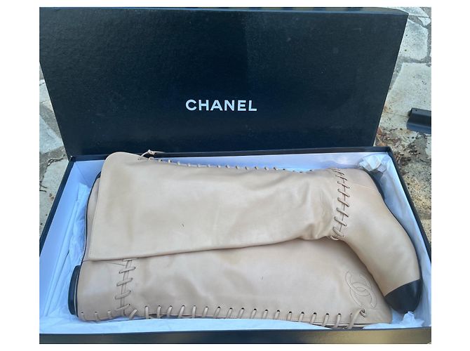 Botas Chanel de piel de cordero beige - vista 6