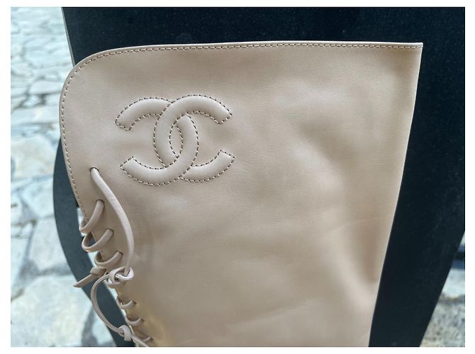 Botas Chanel de piel de cordero beige - vista 9