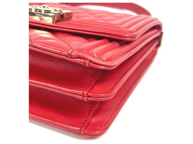 Borsa a spalla Chanel Boy Pochette in pelle rossa Rosso - vista 6