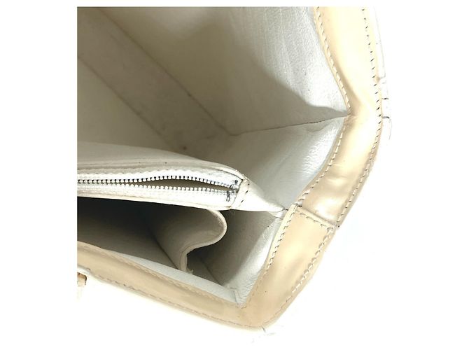 Borsa tote in pelle verniciata avorio Chanel Crudo - vista 12