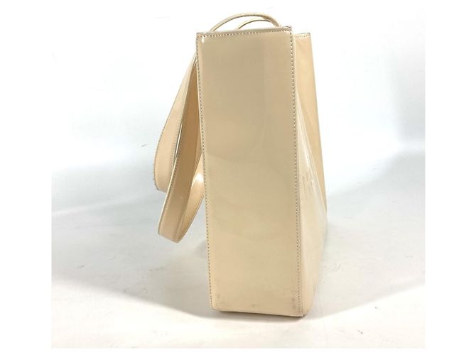 Borsa tote in pelle verniciata avorio Chanel Crudo - vista 3