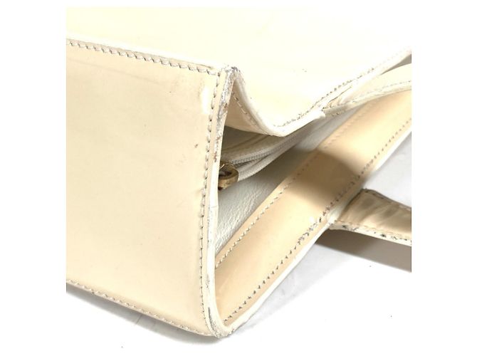Borsa tote in pelle verniciata avorio Chanel Crudo - vista 9