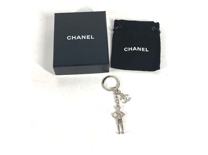 Portachiavi bambola Chanel CC Coco Mark Argento - vista 9