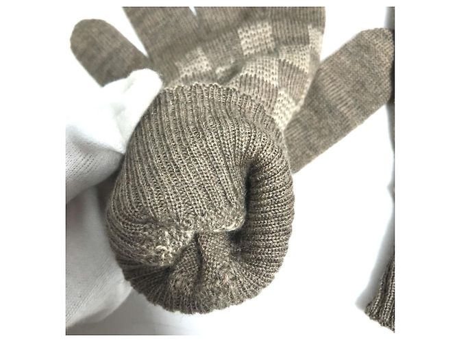 Louis Vuitton Beige Wool Gloves - view 10