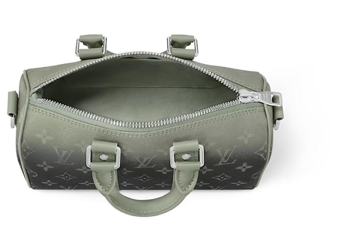 Abbesses Louis Vuitton LV Keepall 25 dégradé vert - vue 2