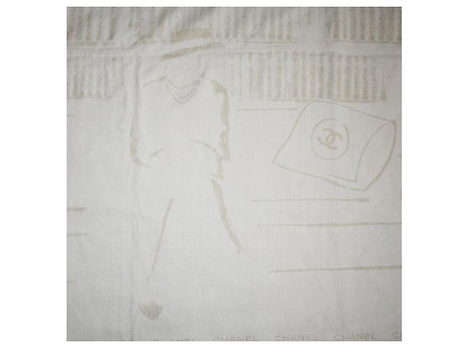 Couverture réversible Chanel Motif Mademoiselle CC Beige - vue 14