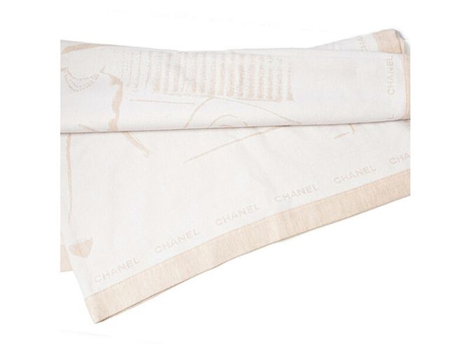 Couverture réversible Chanel Motif Mademoiselle CC Beige - vue 2