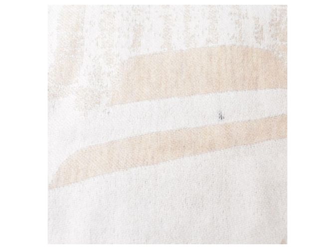 Couverture réversible Chanel Motif Mademoiselle CC Beige - vue 6