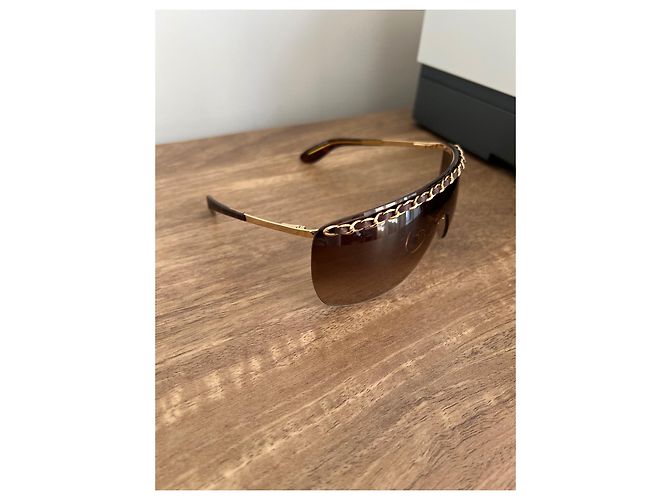 Gafas de sol Chanel con cadena Castaño - vista 3