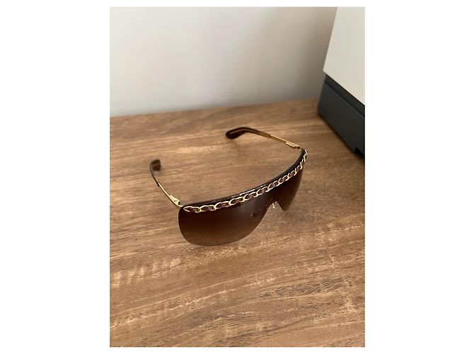 Gafas de sol Chanel con cadena Castaño - vista 4
