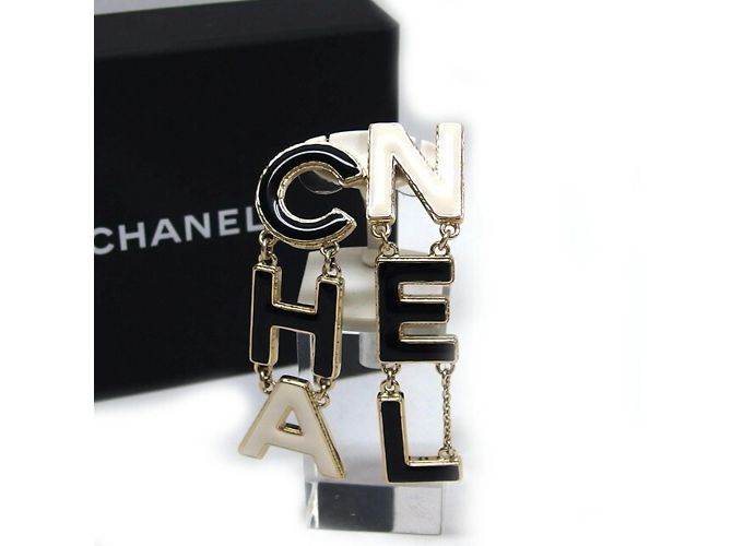Chanel B22A Steckerohrringe Schwarz Weiß Golden - Ansicht 2