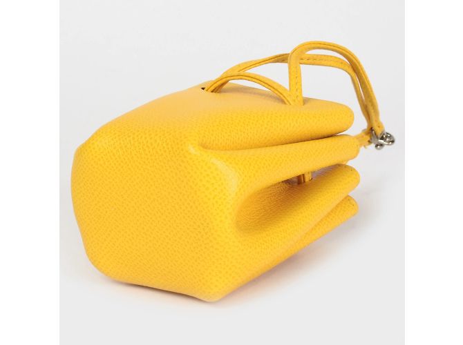Hermès Pochette Vespa Hermes in pelle Courchevel gialla Giallo - vista 4